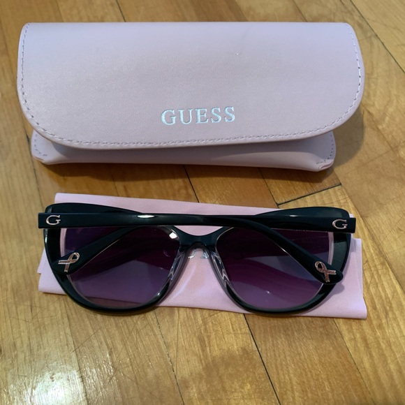 GUESS cat eye sunglasses Pink and Black Breast Cancer Awareness - Picture 2 of 7